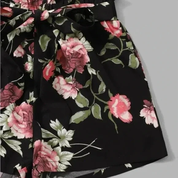 SHEIN Shorts - Picture 2 of 3